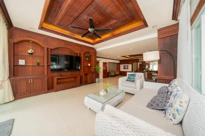 7BR Grand Pool Villa in heart Patong – Foto 3